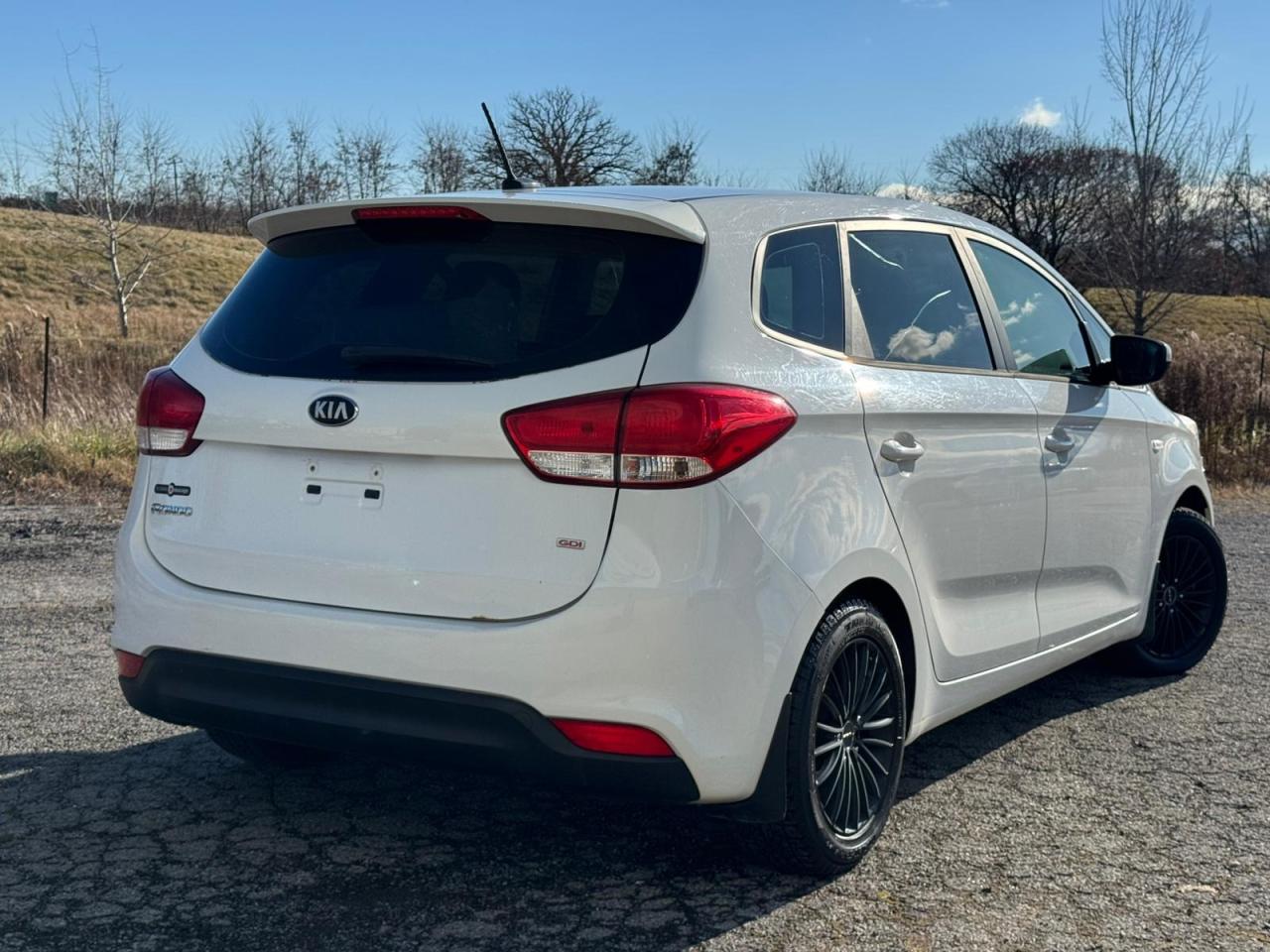 2014 Kia Rondo 6 SPEED | SERVICE RECORDS | HTD SEATS | BLUETOOTH Photo4