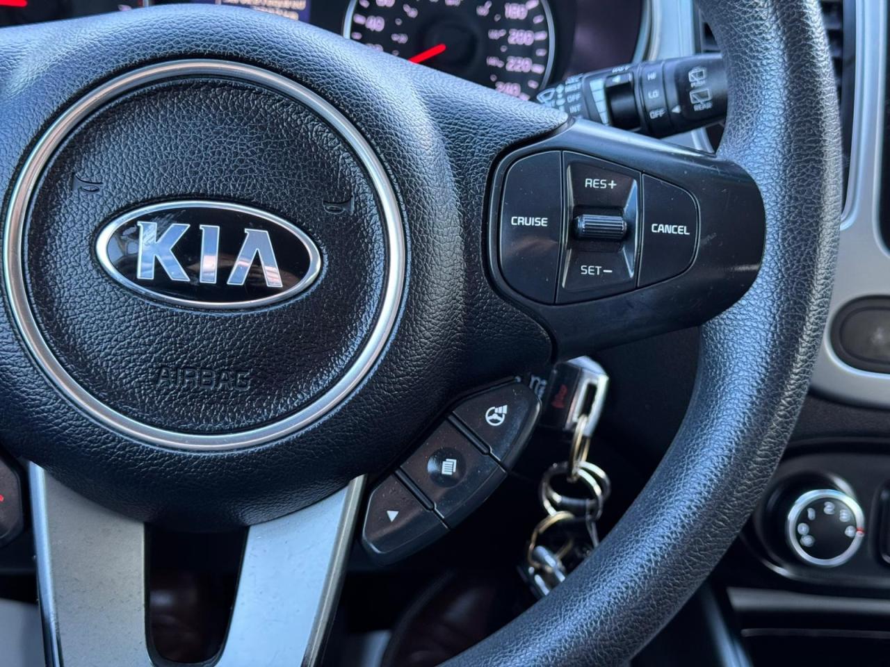 2014 Kia Rondo 6 SPEED | SERVICE RECORDS | HTD SEATS | BLUETOOTH Photo15