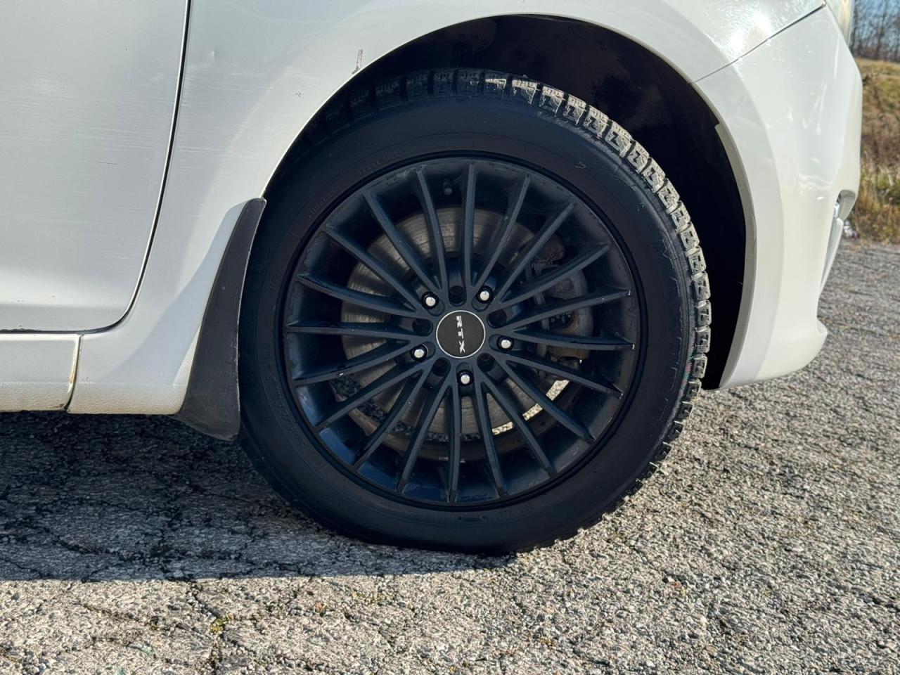 2014 Kia Rondo 6 SPEED | SERVICE RECORDS | HTD SEATS | BLUETOOTH Photo5