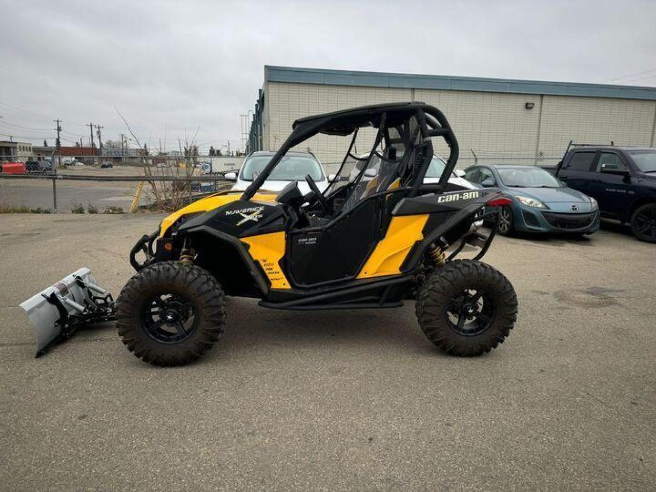 2015 Can-Am MAVERICK 1000 X RS $107 B/W - Photo #2