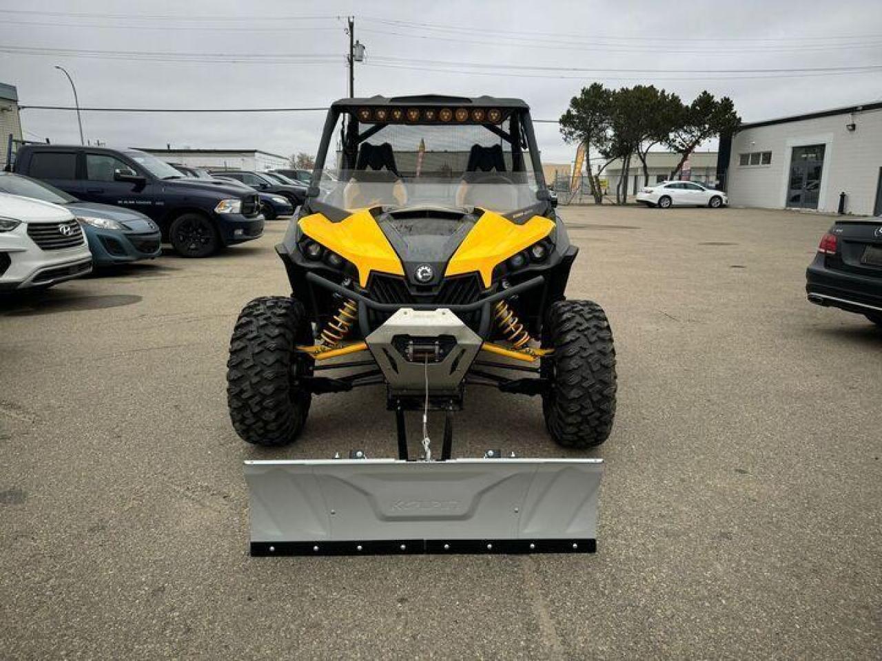 2015 Can-Am MAVERICK 1000 X RS $107 B/W - Photo #3