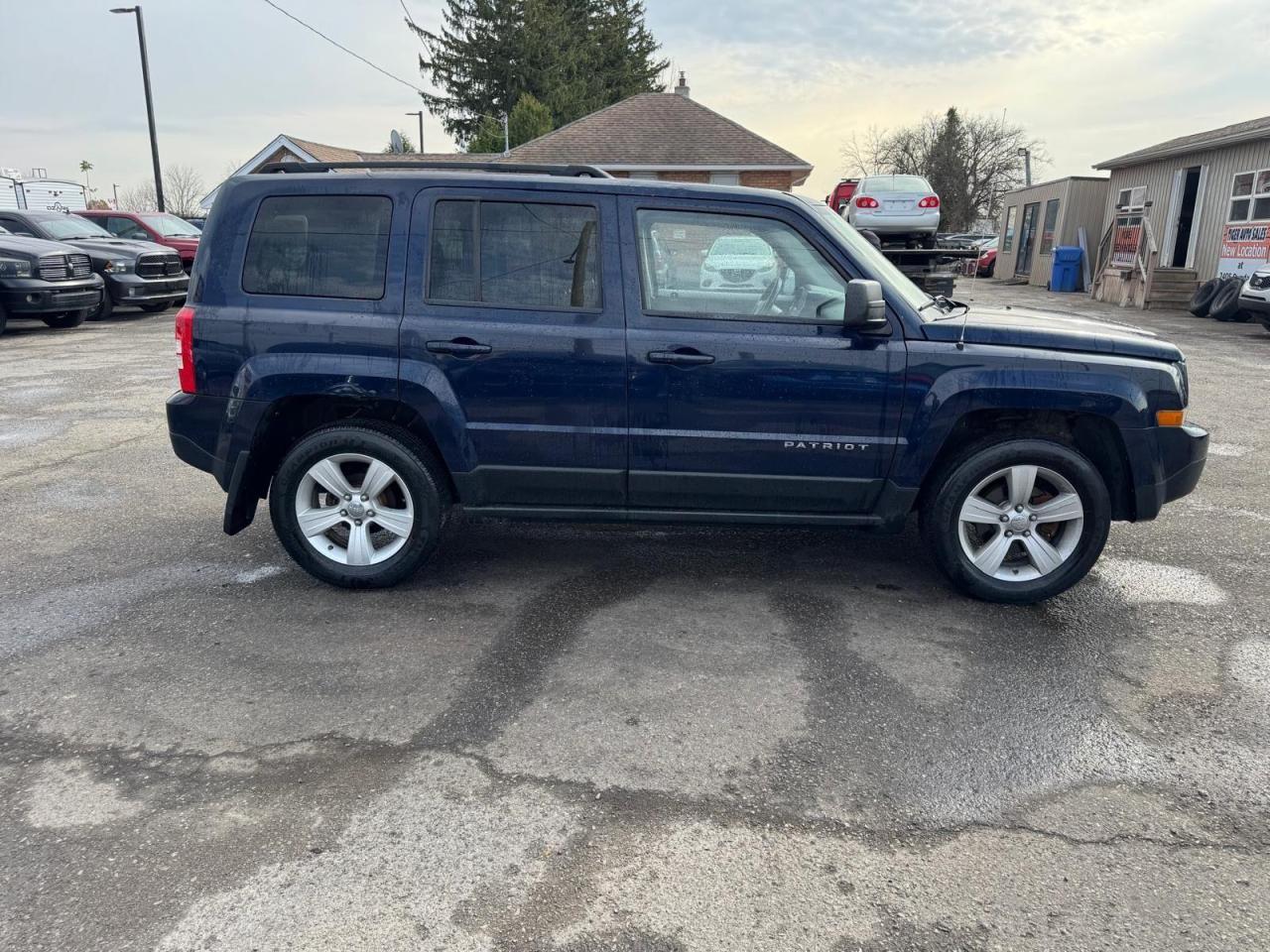 2012 Jeep Patriot NORTH, 4 CYL, 4X4, GREAT ON FUEL, AS IS - Photo #6