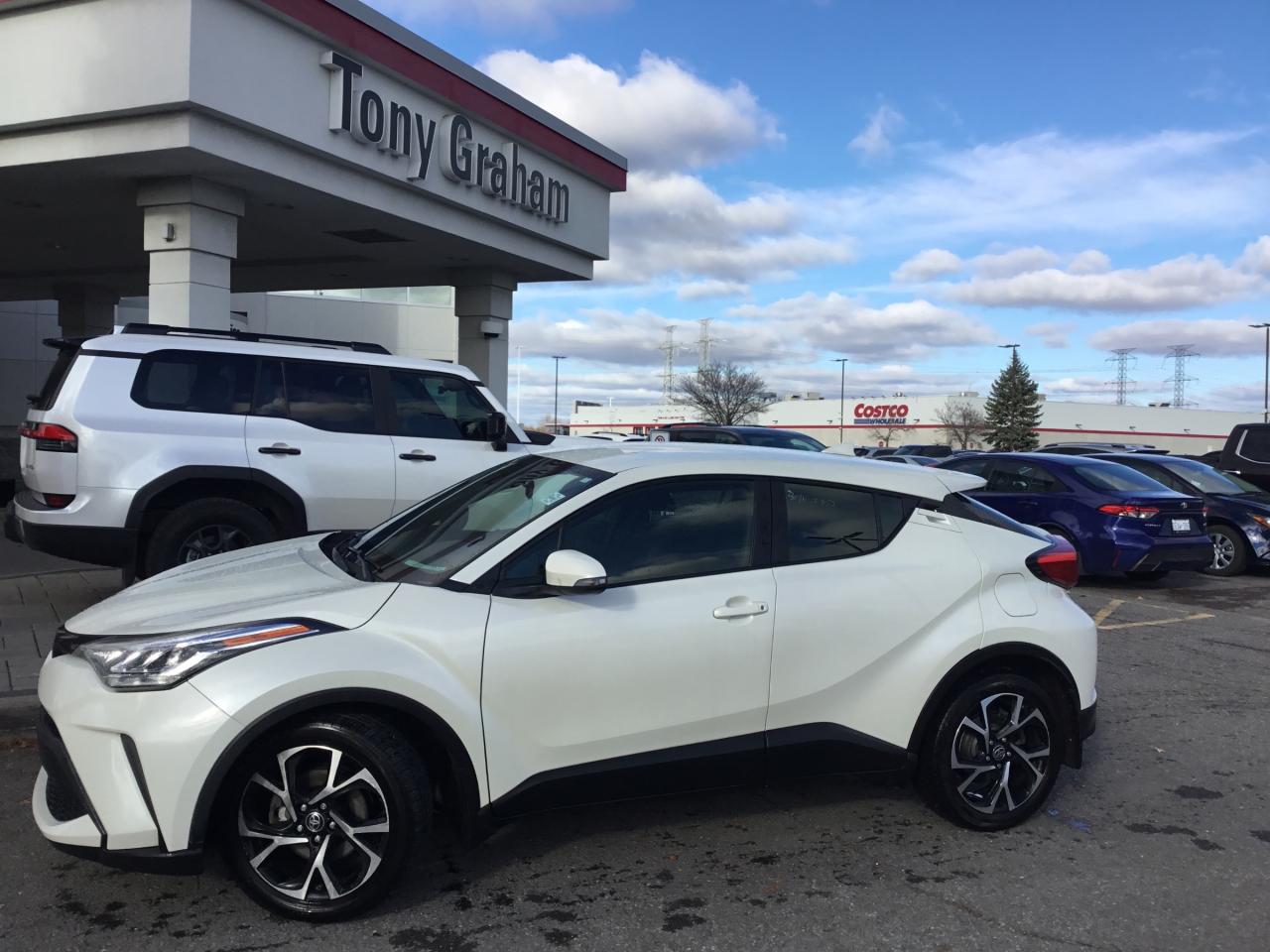 Used 2021 Toyota C-HR XLE Premium for sale in Ottawa, ON