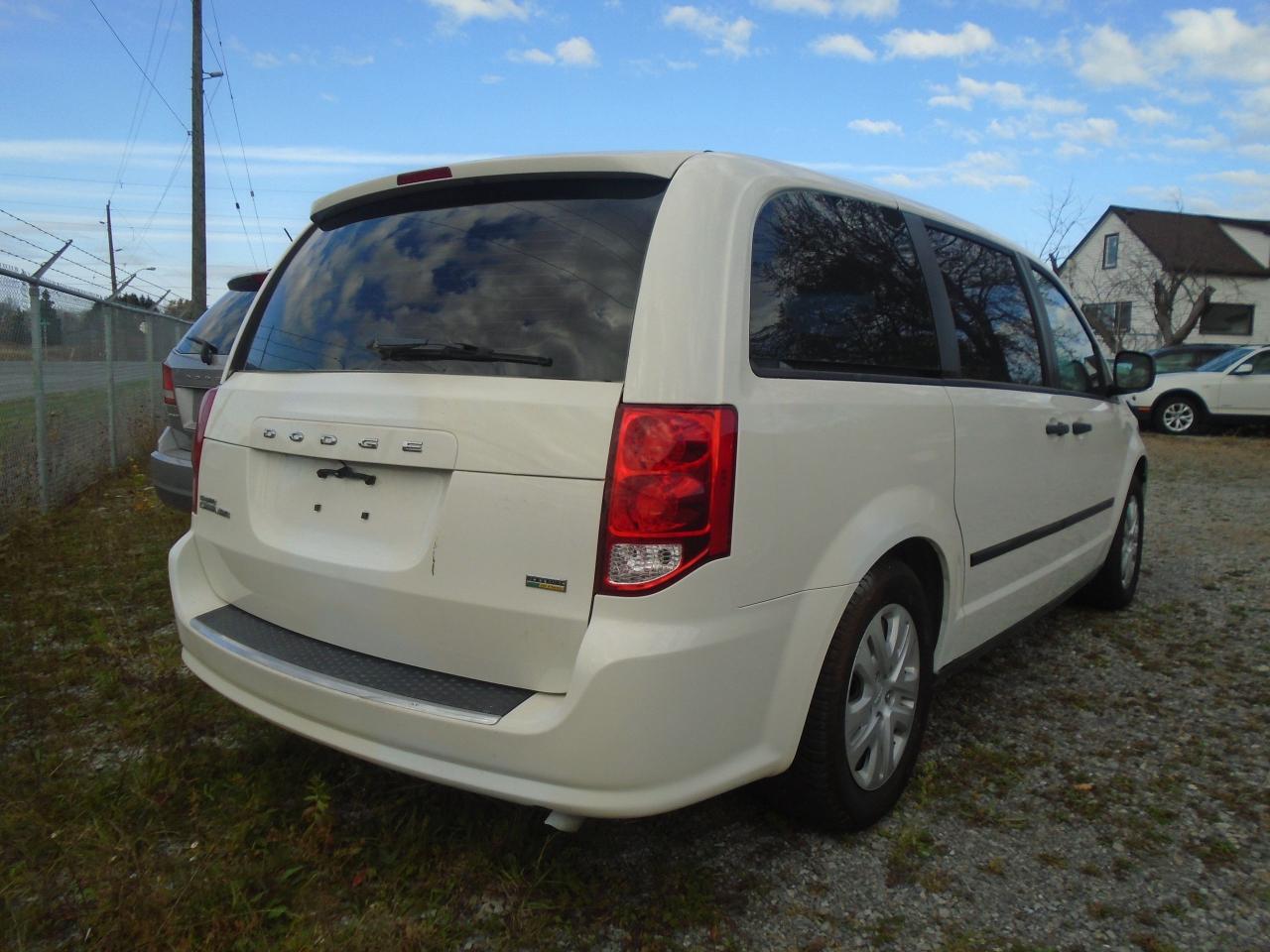 2013 Dodge Grand Caravan DUAL FUEL - Photo #5