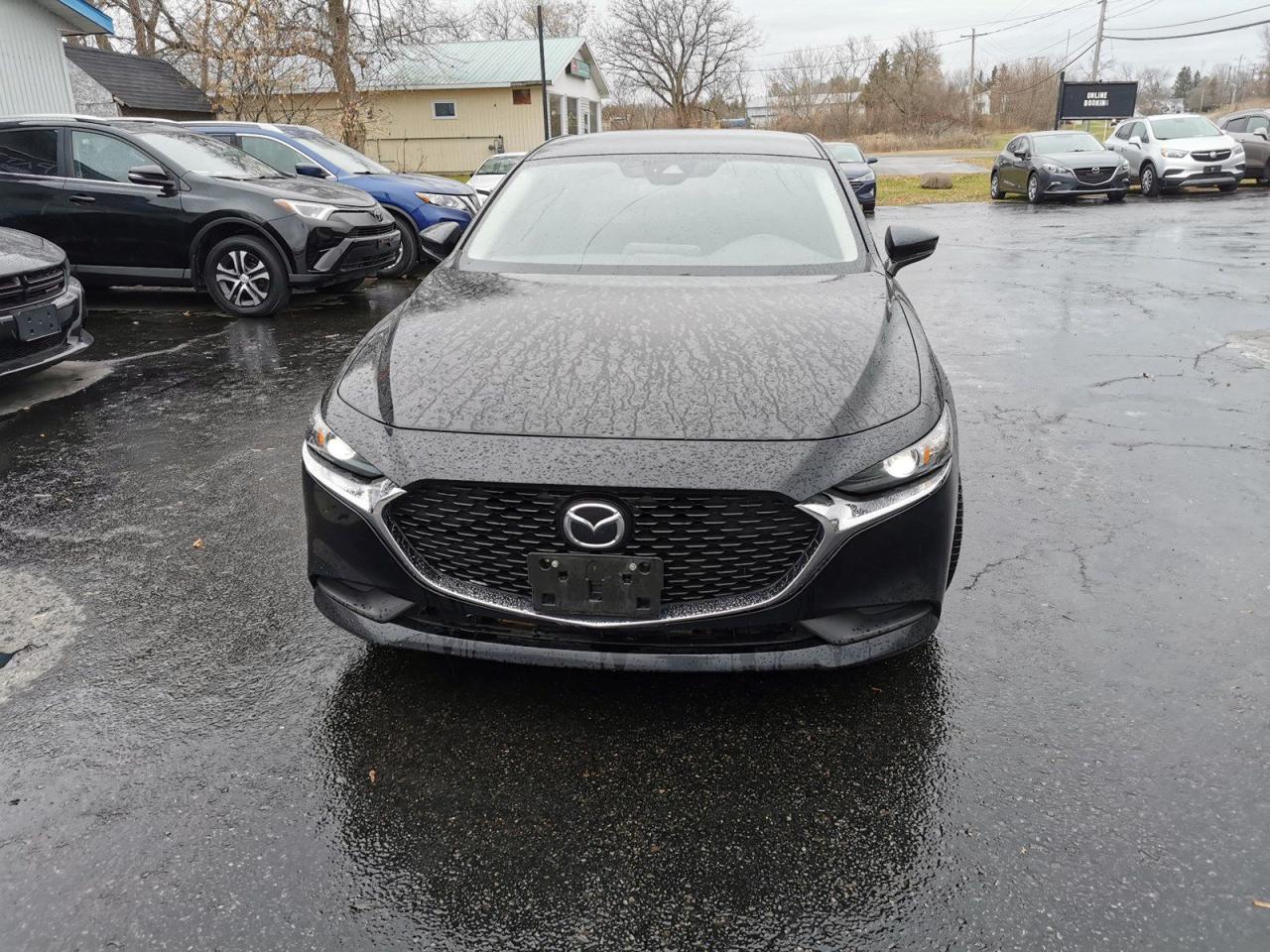 2019 Mazda MAZDA3  - Photo #2