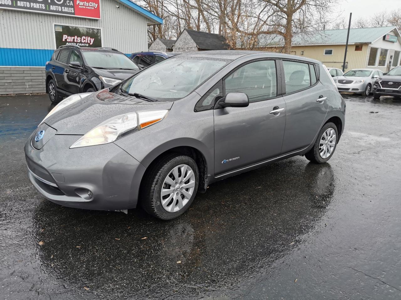 Used 2015 Nissan Leaf S for sale in Madoc, ON