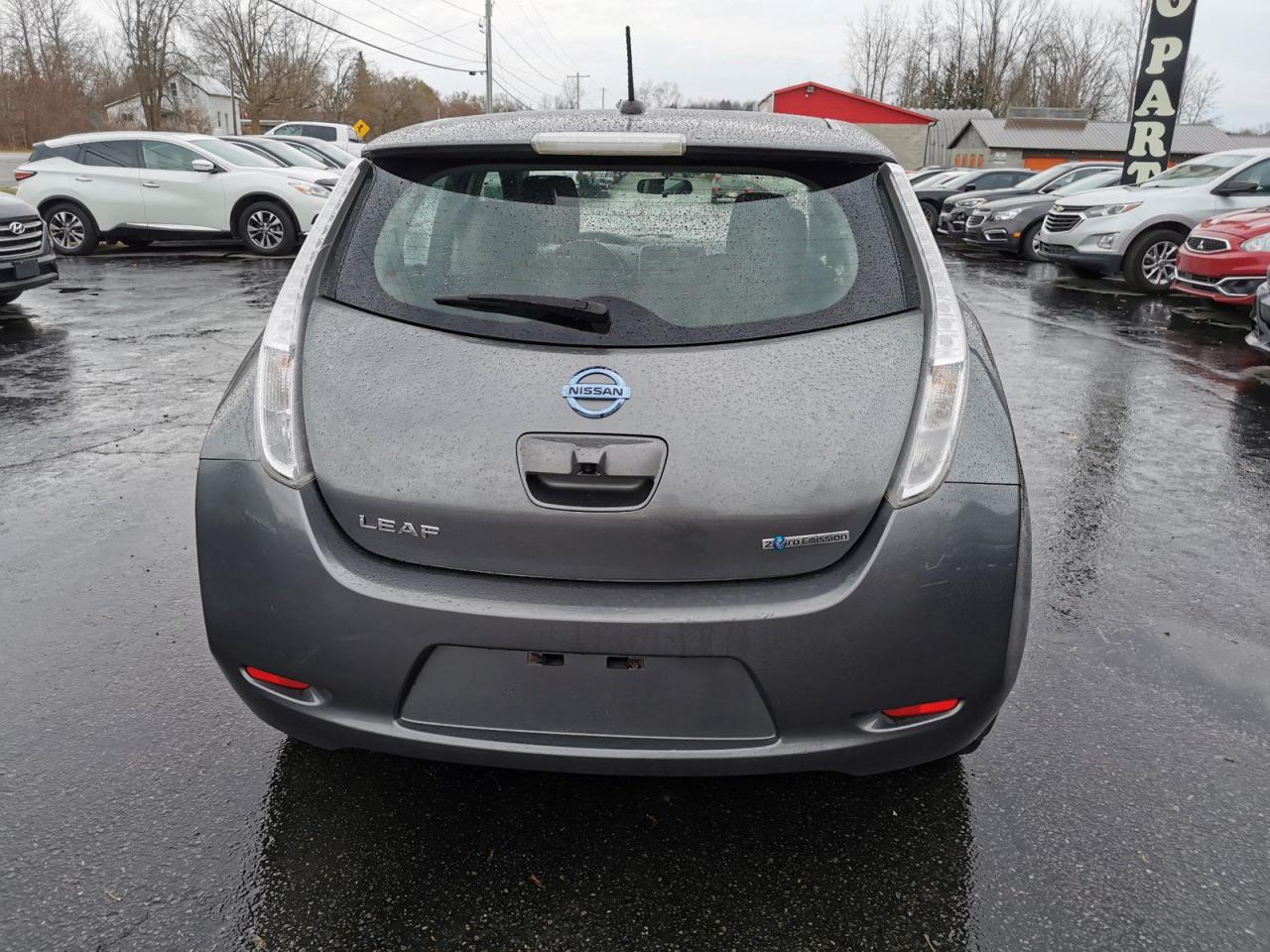 2015 Nissan Leaf S - Photo #6