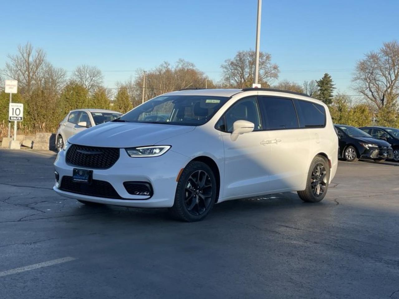 Used 2022 Chrysler Pacifica Touring L S Package | Leather | Power Sliders + Hatch | CarPlay + Android | Heated Steering + Seats for sale in Guelph, ON