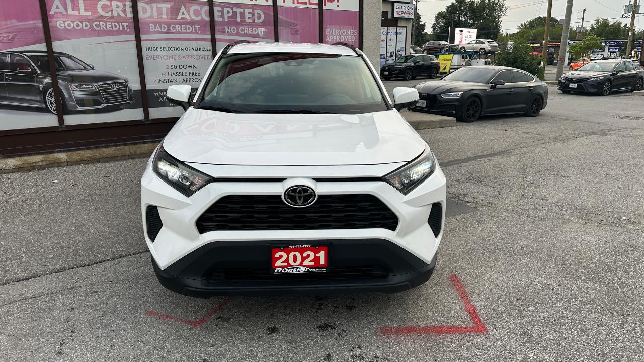 2021 Toyota RAV4 LE AWD Photo2