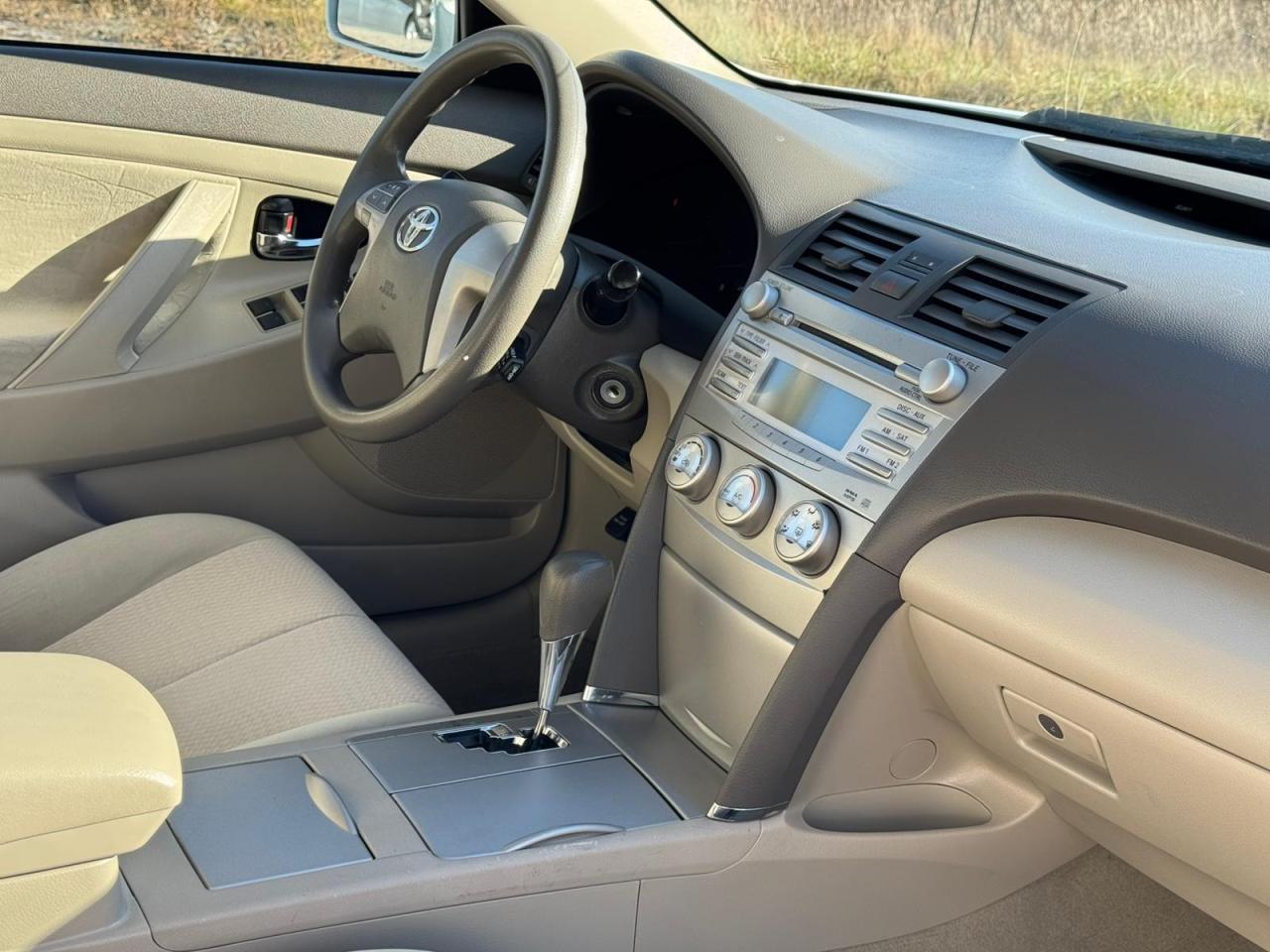 2011 Toyota Camry LE | LOW KM | SERVICE RECORDS Photo6