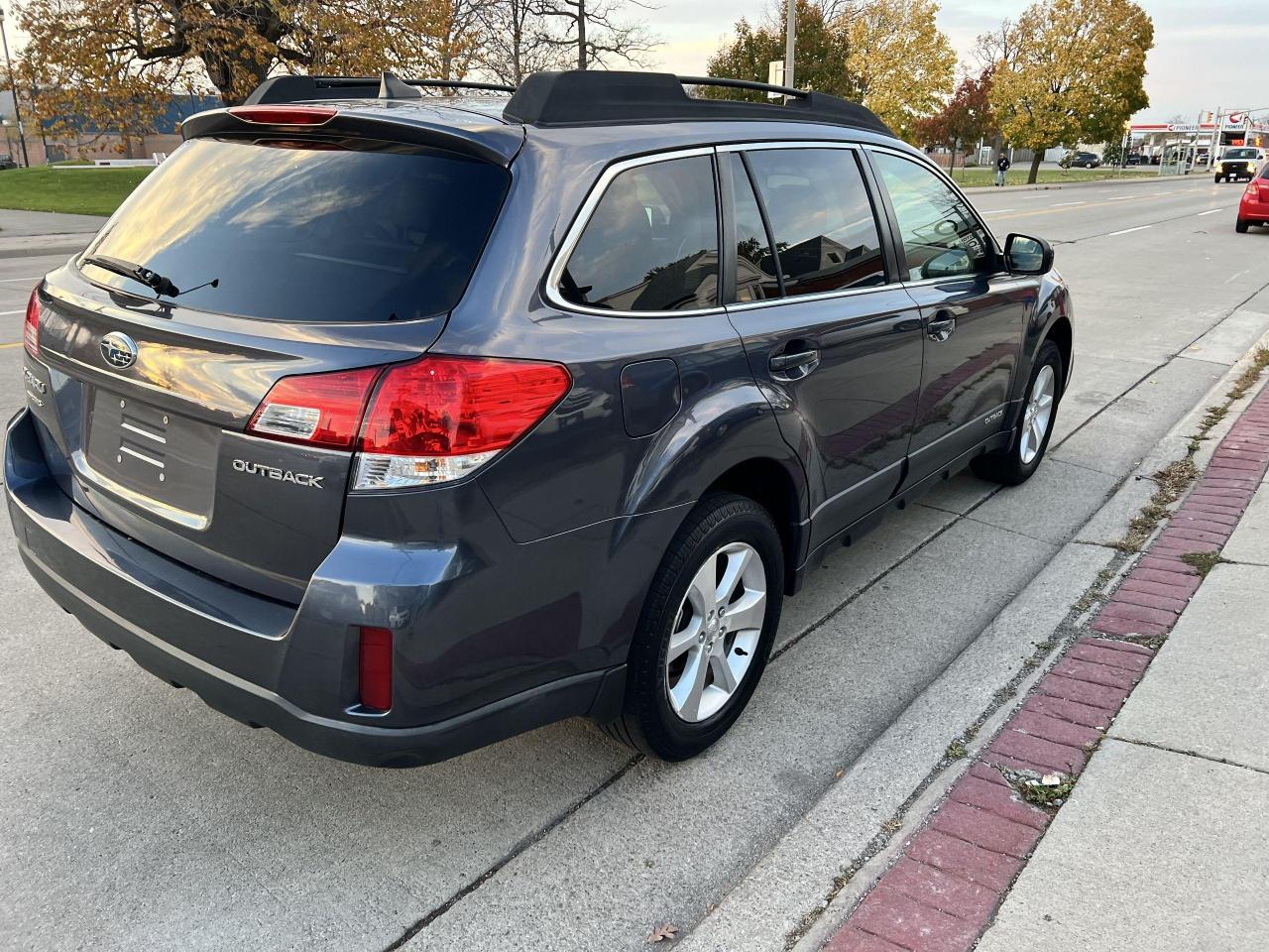 2014 Subaru Outback 4dr Wgn H4 Auto 2.5i Limited - Photo #9