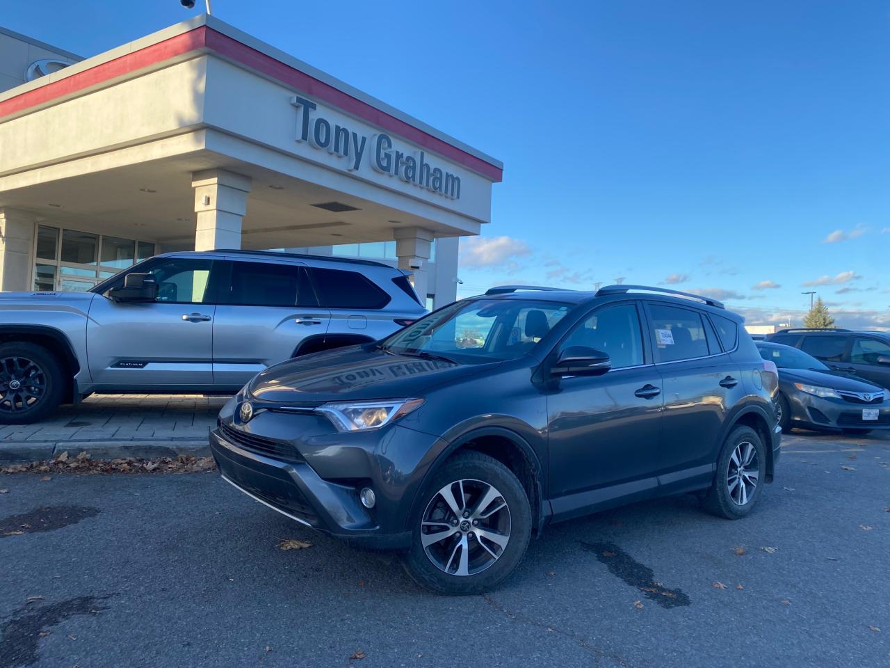 Used 2018 Toyota RAV4 XLE for sale in Ottawa, ON