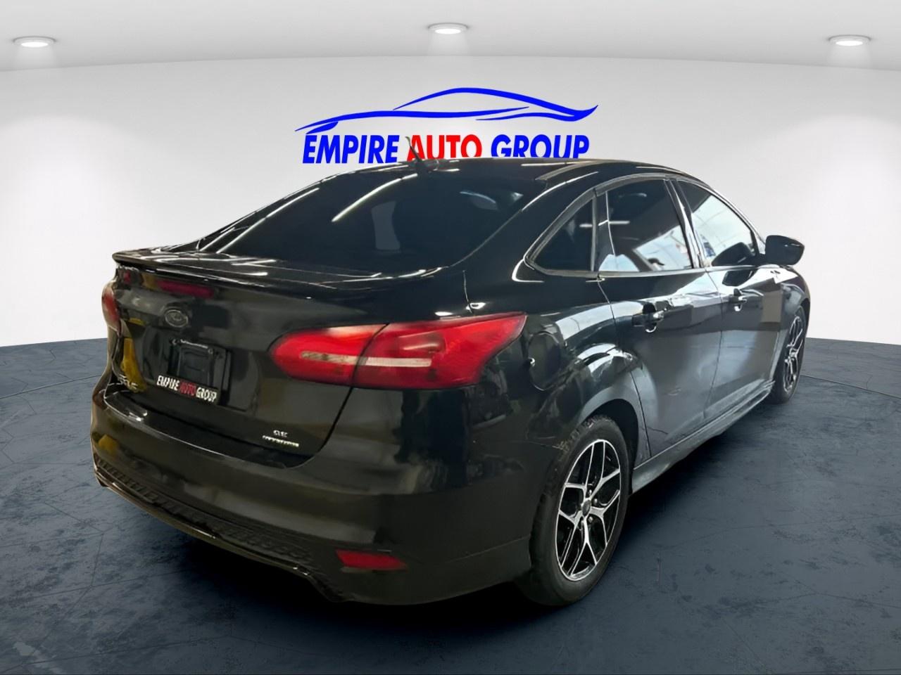 2015 Ford Focus SE  NO ACCIDENDS Photo4