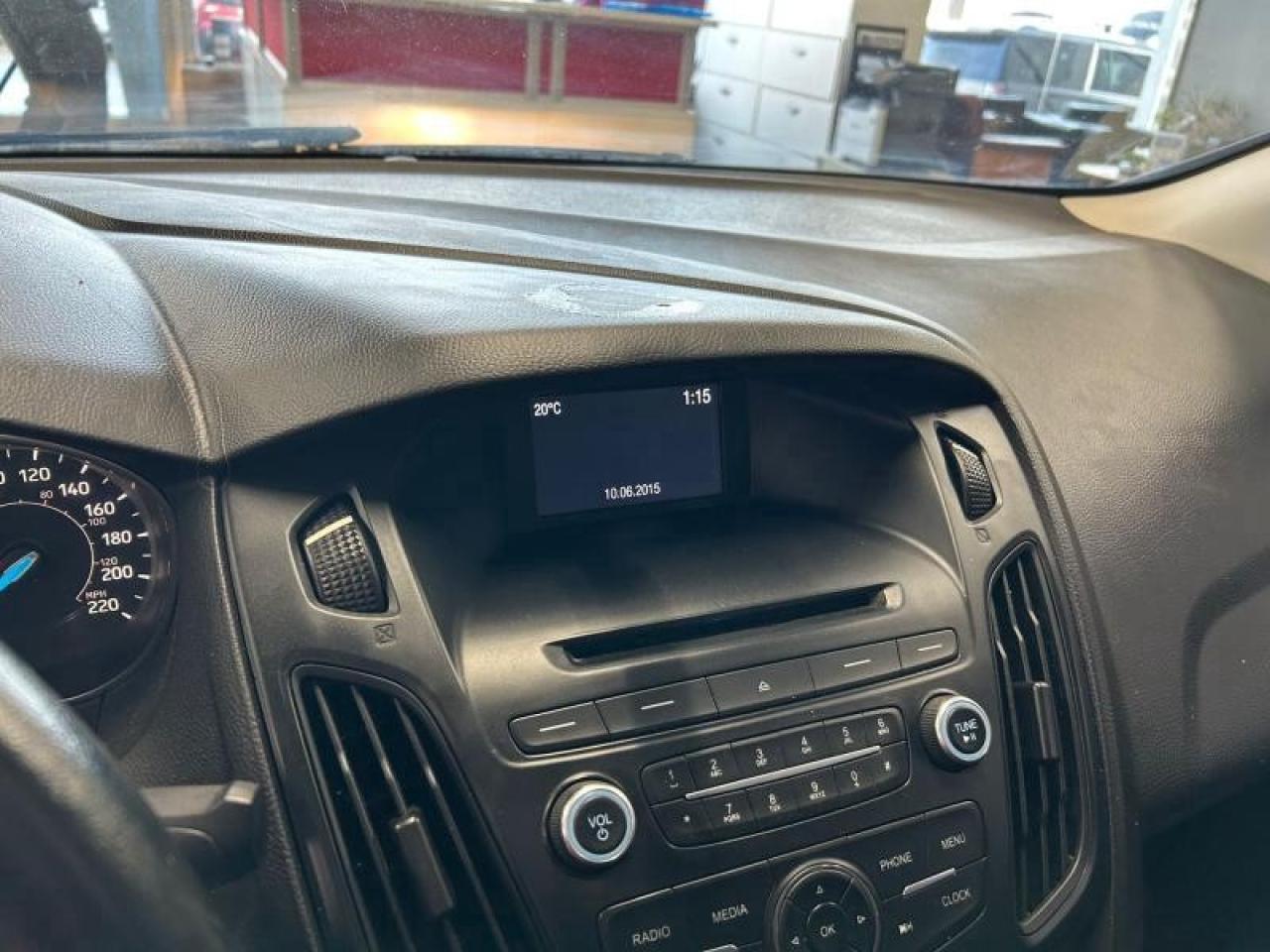 2015 Ford Focus SE  NO ACCIDENDS Photo