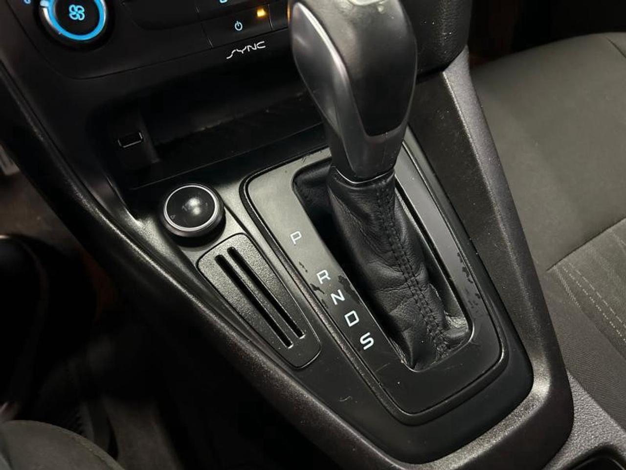 2015 Ford Focus SE  NO ACCIDENTS Photo