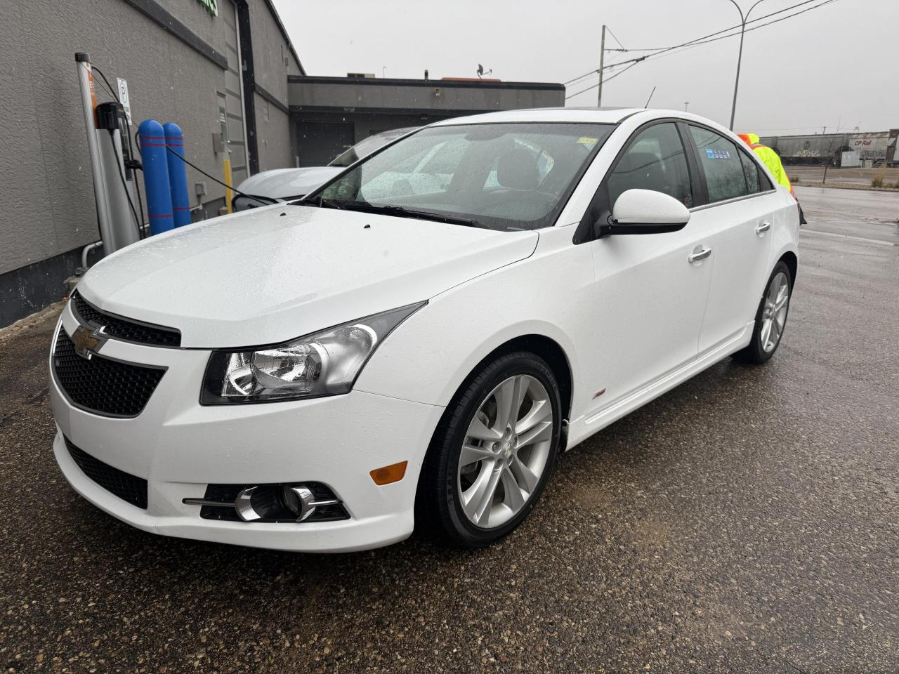 Used 2014 Chevrolet Cruze 2LT W/ HEATED SEATS for sale in Moose Jaw, SK