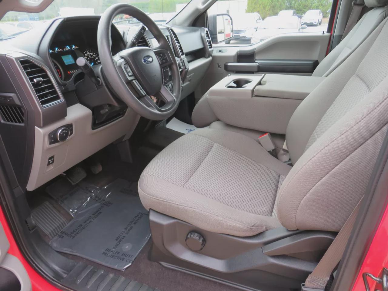 2020 Ford F-150 XLT  | Clean Title | No Accidents | Safety Certified | Running Boards | Running Boards | Trailer Hitch | Front Tow Hooks | Fog Lights | Digital Touchscreen | Reverse Camera | Usb/Aux | Cruise Control | Bluetooth Photo3