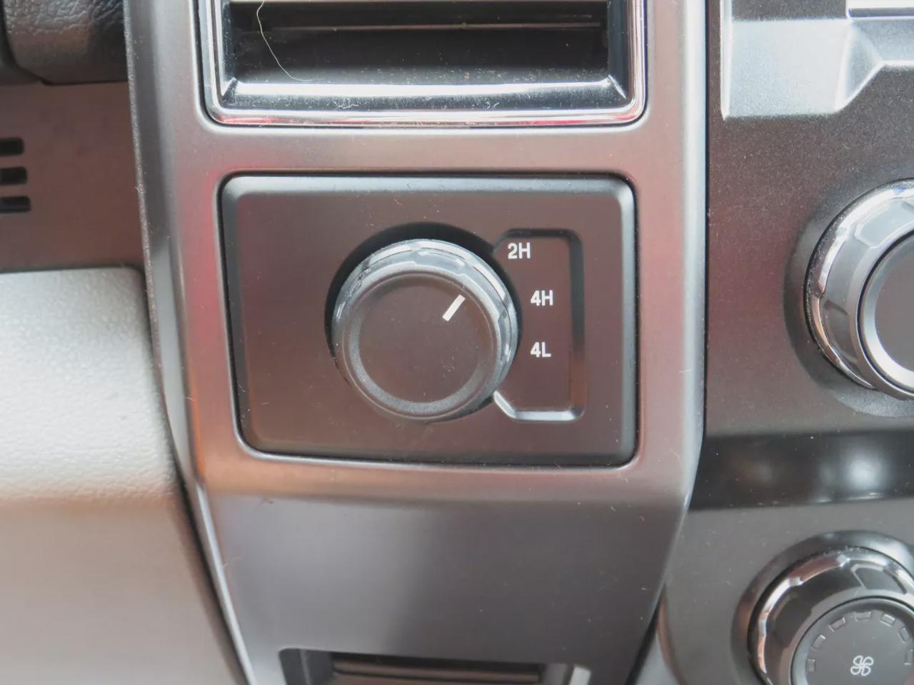 2020 Ford F-150 XLT  | Clean Title | No Accidents | Safety Certified | Running Boards | Running Boards | Trailer Hitch | Front Tow Hooks | Fog Lights | Digital Touchscreen | Reverse Camera | Usb/Aux | Cruise Control | Bluetooth Photo