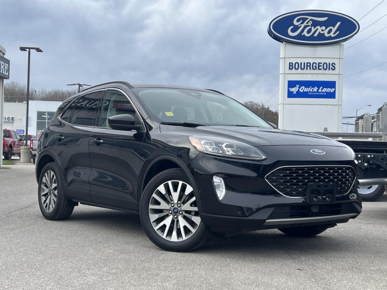 Used 2021 Ford Escape Titanium AWD for sale in Midland, ON