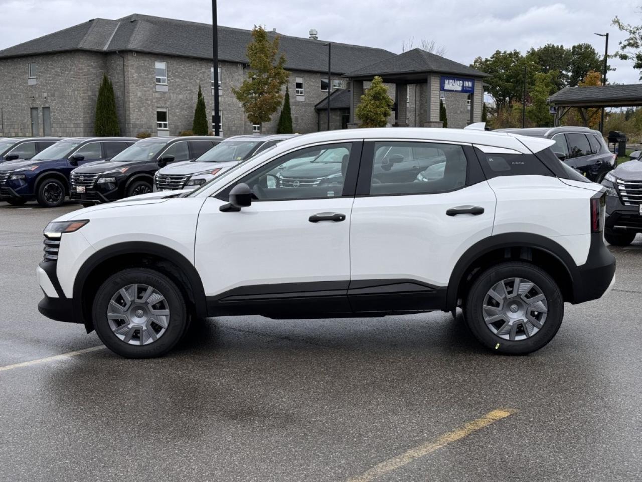 2025 Nissan Kicks S FWD Photo3