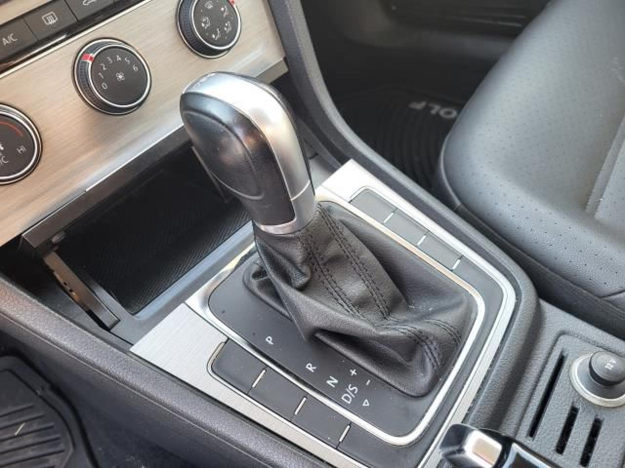 2015 Volkswagen Golf TDI Comfortline Photo11