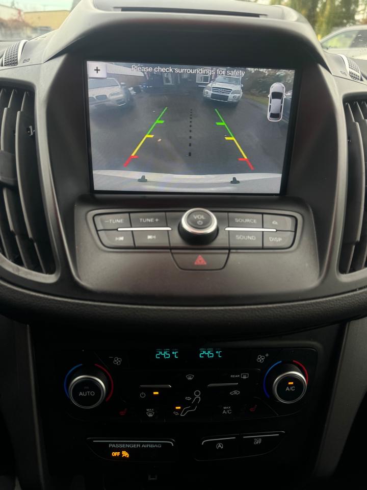 2018 Ford Escape SEL 4WD - Photo #10