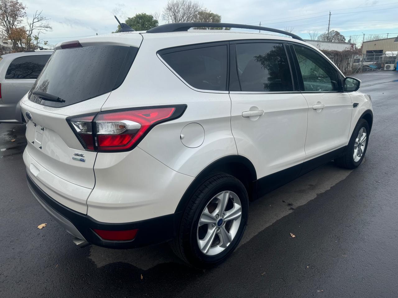 2018 Ford Escape SEL 4WD - Photo #4
