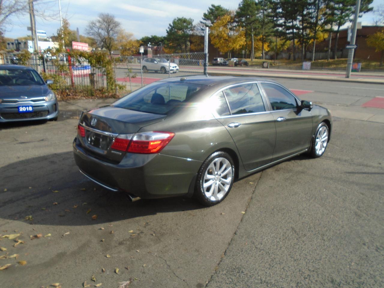 2015 Honda Accord TOURING / NAVI /REAR CAM /HEATED SEATS / SUNROOF/ - Photo #5