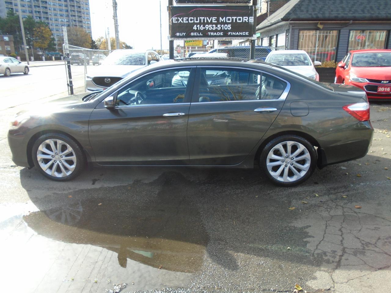2015 Honda Accord TOURING / NAVI /REAR CAM /HEATED SEATS / SUNROOF/ - Photo #8