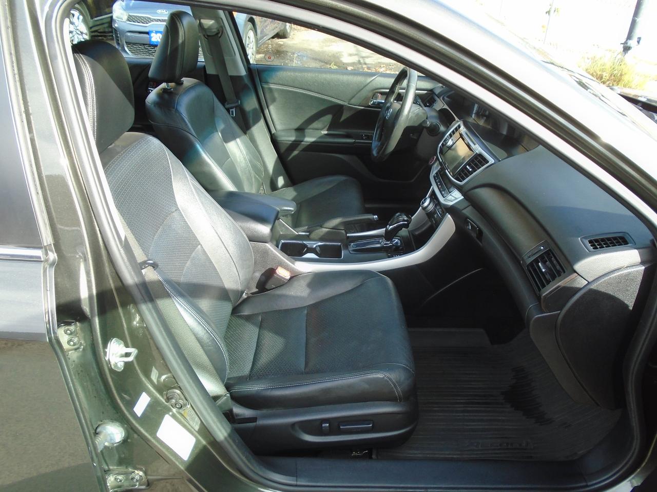 2015 Honda Accord TOURING / NAVI /REAR CAM /HEATED SEATS / SUNROOF/ - Photo #14