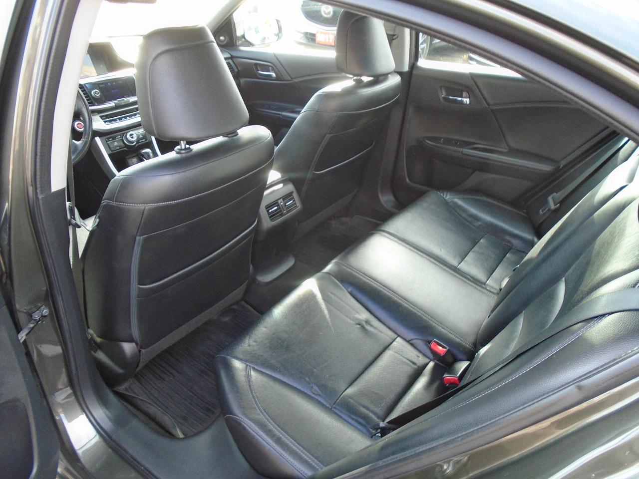 2015 Honda Accord TOURING / NAVI /REAR CAM /HEATED SEATS / SUNROOF/ - Photo #12