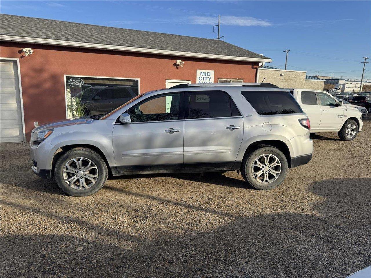 Used 2015 GMC Acadia SLT AWD LEATHER, ROOF, BKUP CAM, 7 PASS for sale in Saskatoon, SK