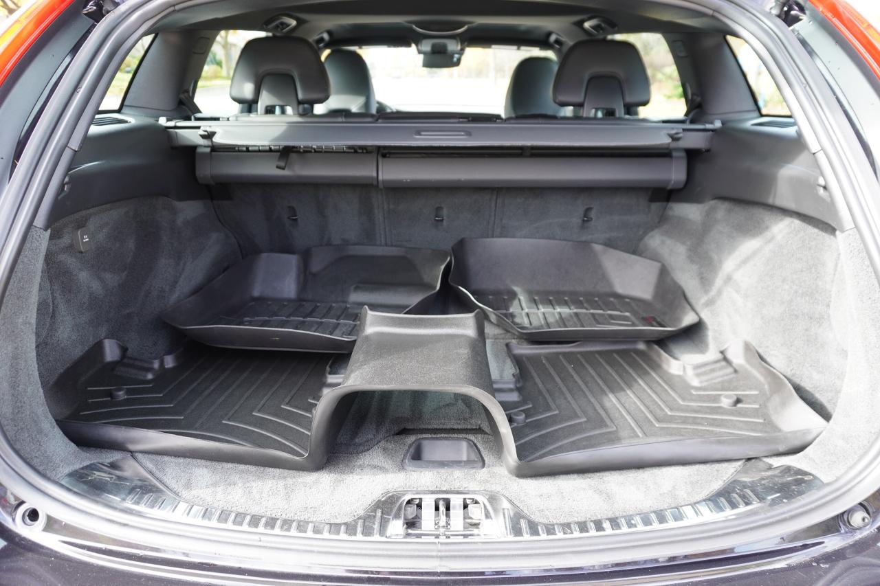 2015 Volvo V60 1 OWNER / NO ACCIDENTS / T6 AWD / LOW KM'S /LOADED - Photo #21