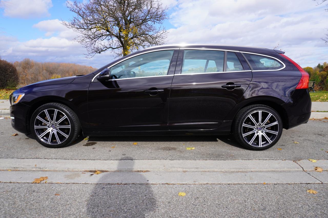 2015 Volvo V60 1 OWNER / NO ACCIDENTS / T6 AWD / LOW KM'S /LOADED - Photo #2