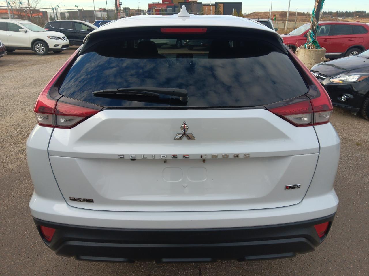 2022 Mitsubishi Eclipse Cross AWD, Forward Collision Warning, BU Cam, Htd Seats - Photo #6