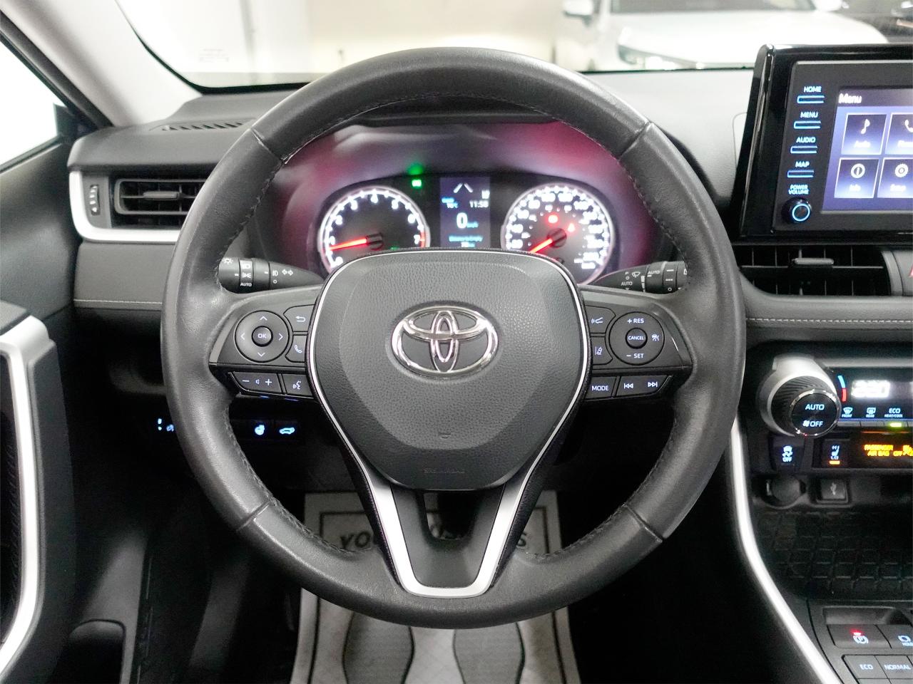 2021 Toyota RAV4 XLE | AWD | Sunroof | Heated Seats | BSM | CarPlay