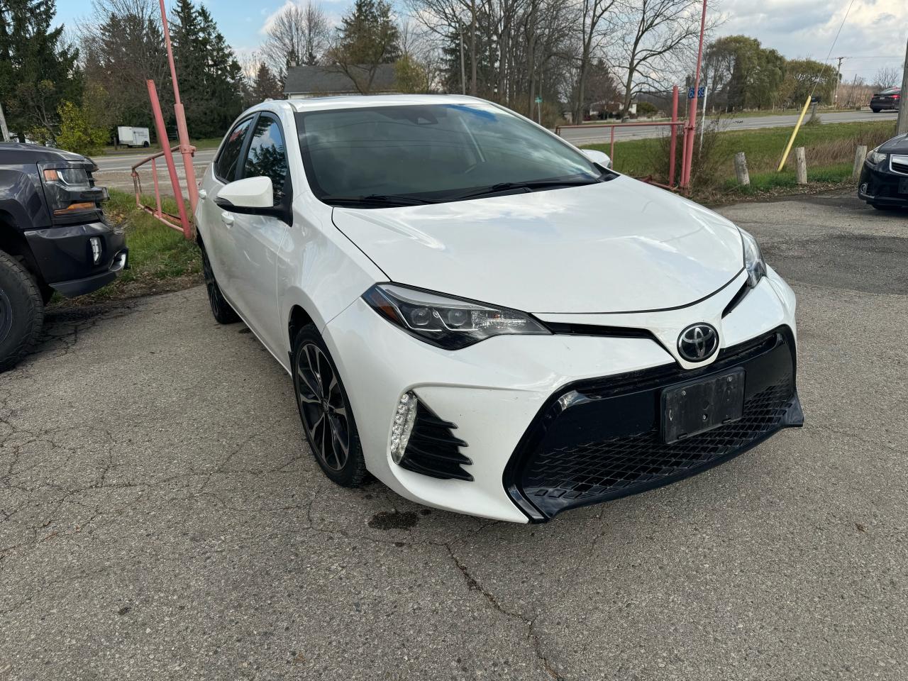 2019 Toyota Corolla SE - Photo #3