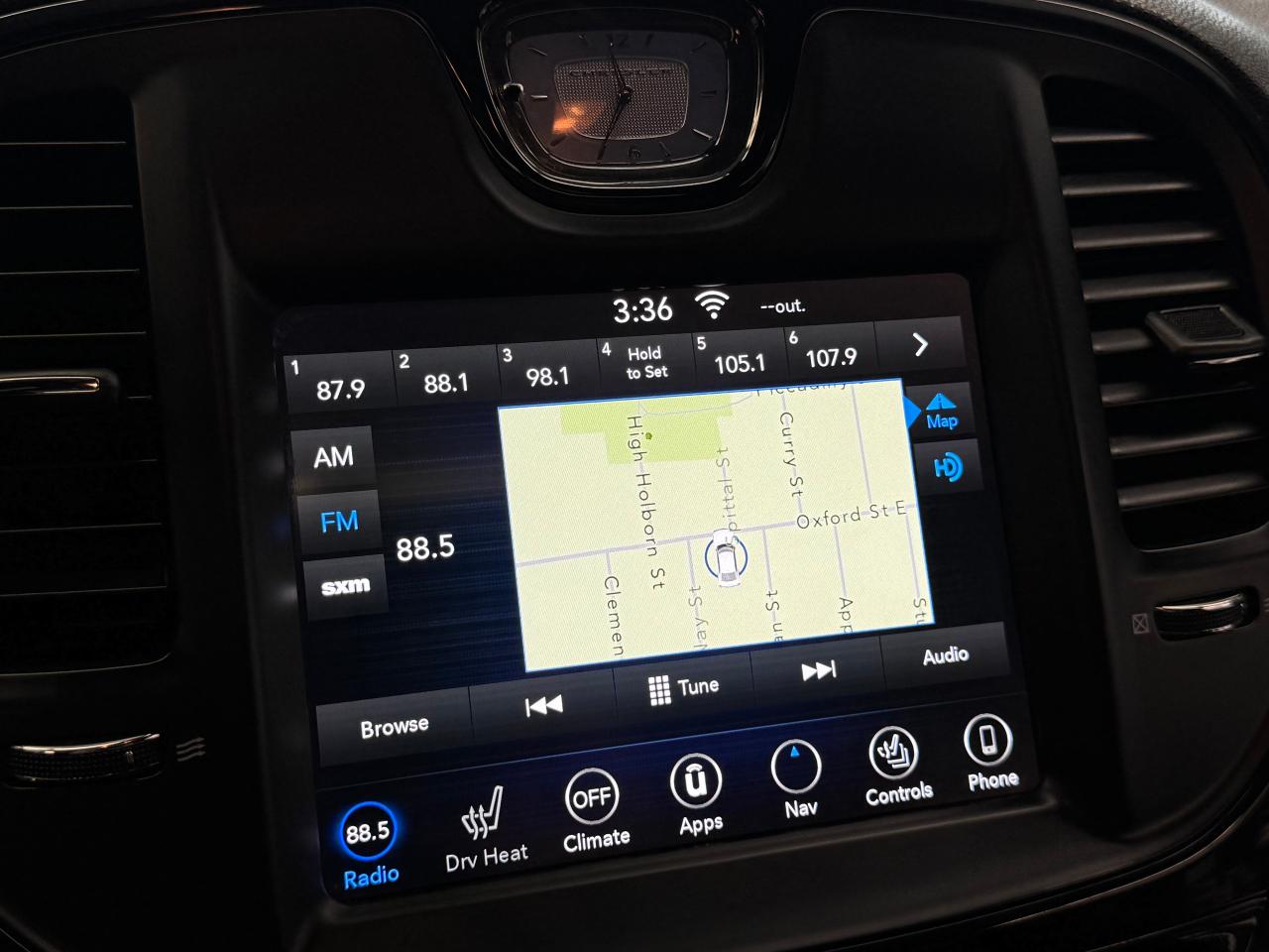 2019 Chrysler 300 S+New Tires+Brakes+ApplePlay+Roof+GPS+CLEAN CARFAX - Photo #39