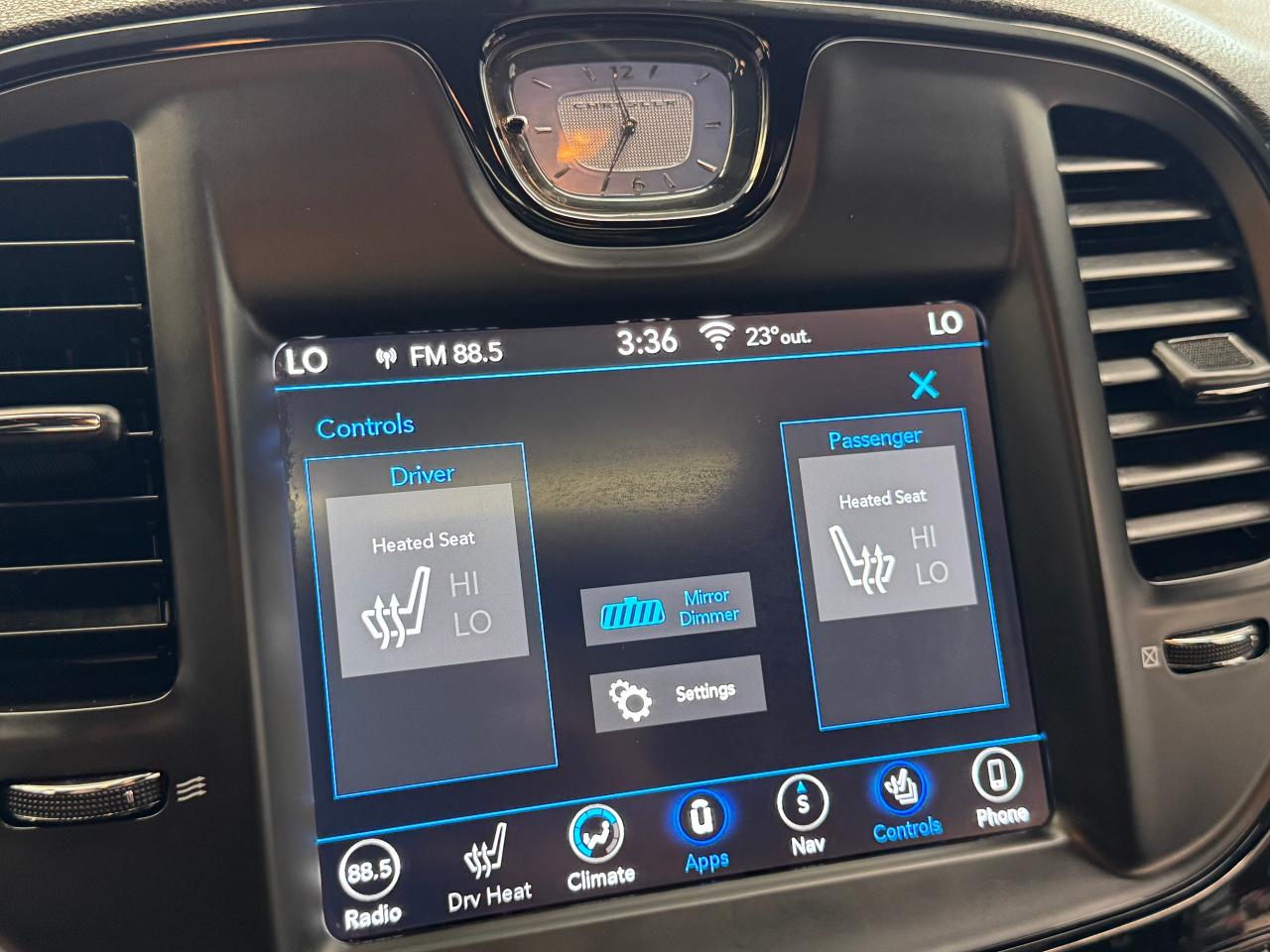 2019 Chrysler 300 S+New Tires+Brakes+ApplePlay+Roof+GPS+CLEAN CARFAX Photo113
