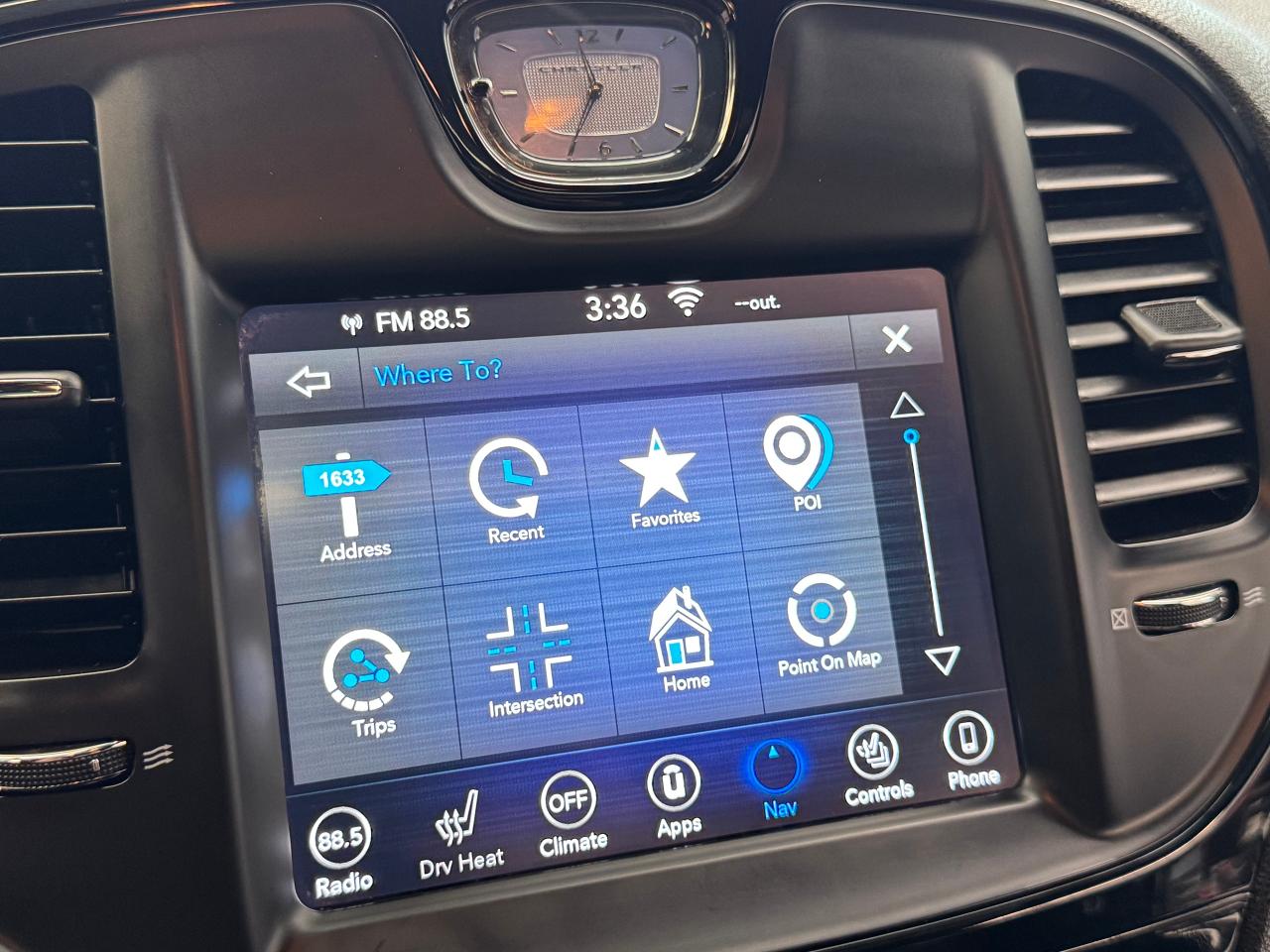 2019 Chrysler 300 S+New Tires+Brakes+ApplePlay+Roof+GPS+CLEAN CARFAX - Photo #37