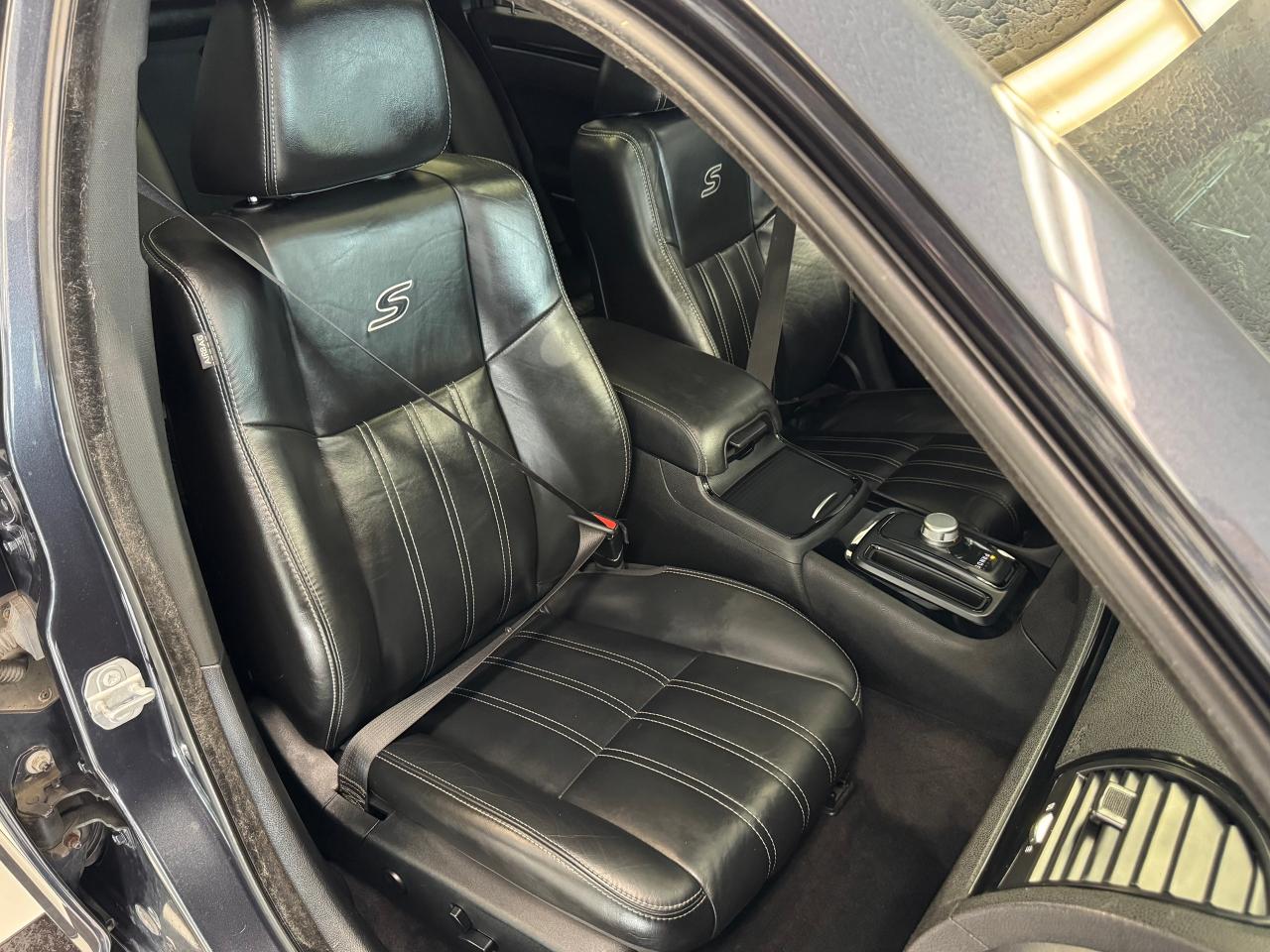 2019 Chrysler 300 S+New Tires+Brakes+ApplePlay+Roof+GPS+CLEAN CARFAX - Photo #27