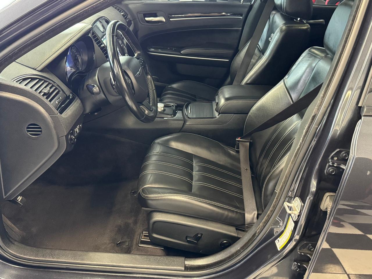 2019 Chrysler 300 S+New Tires+Brakes+ApplePlay+Roof+GPS+CLEAN CARFAX - Photo #21