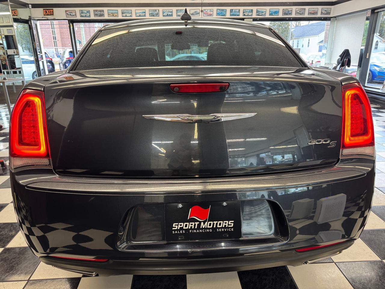 2019 Chrysler 300 S+New Tires+Brakes+ApplePlay+Roof+GPS+CLEAN CARFAX Photo81