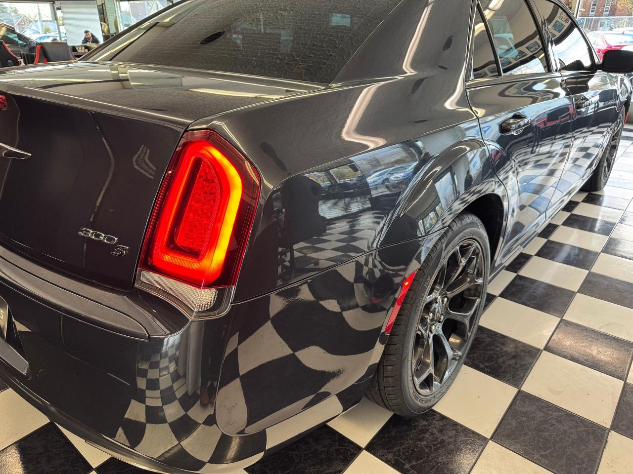 2019 Chrysler 300 S+New Tires+Brakes+ApplePlay+Roof+GPS+CLEAN CARFAX - Photo #47