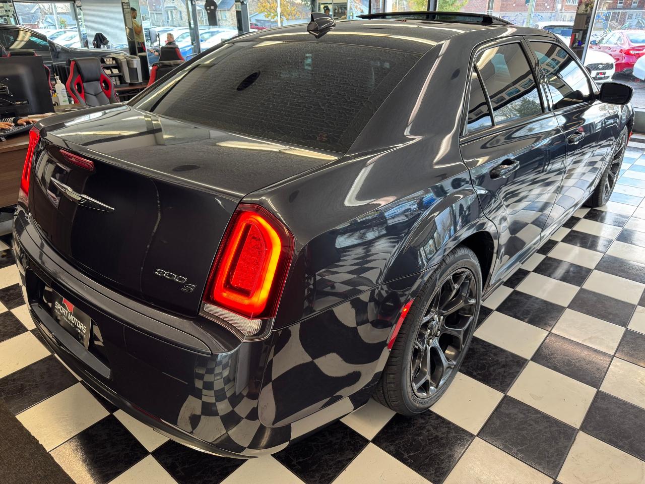 2019 Chrysler 300 S+New Tires+Brakes+ApplePlay+Roof+GPS+CLEAN CARFAX - Photo #9