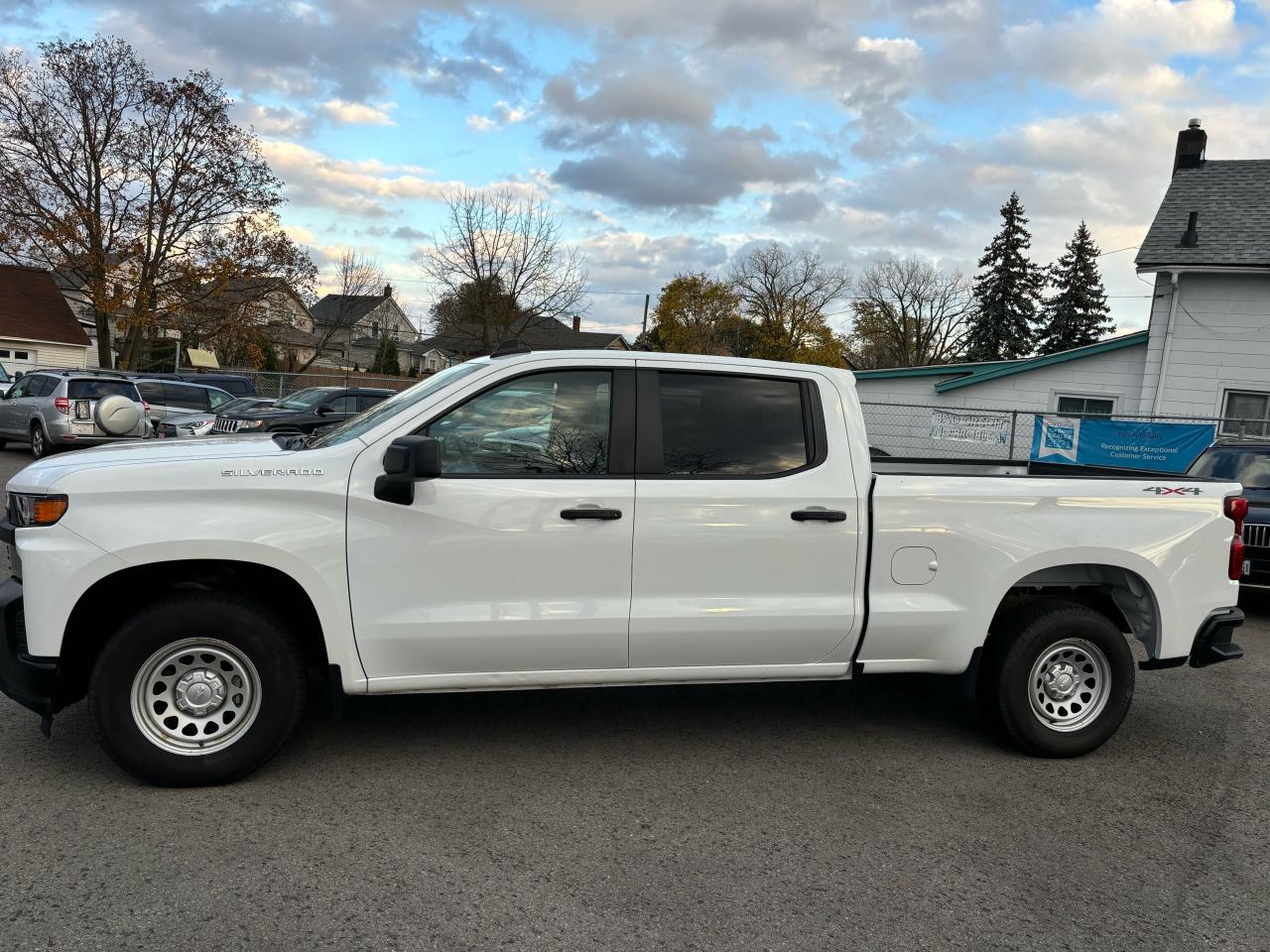 2022 Chevrolet Silverado 1500 Crew Cab, 4X4, Back-Up Camera, Towing Package - Photo #4