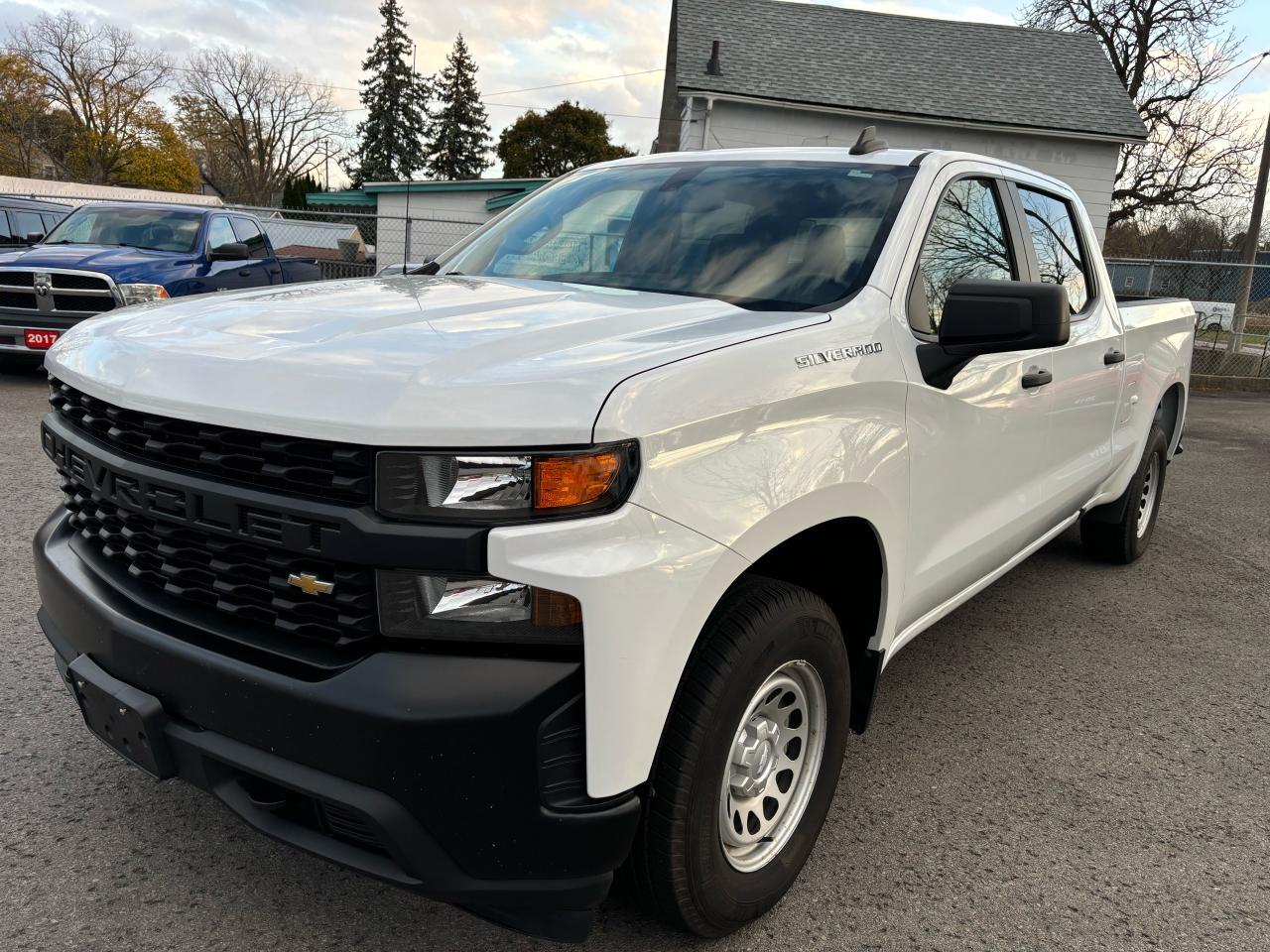 2022 Chevrolet Silverado 1500 Crew Cab, 4X4, Back-Up Camera, Towing Package - Photo #3