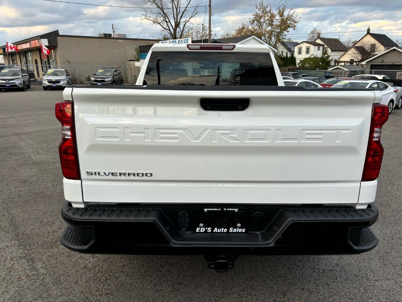 2022 Chevrolet Silverado 1500 Crew Cab, 4X4, Back-Up Camera, Towing Package