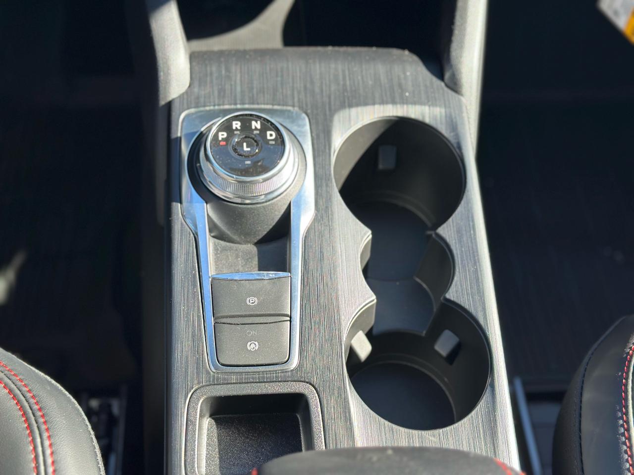 2025 Ford Escape ST-Line AWD Photo5