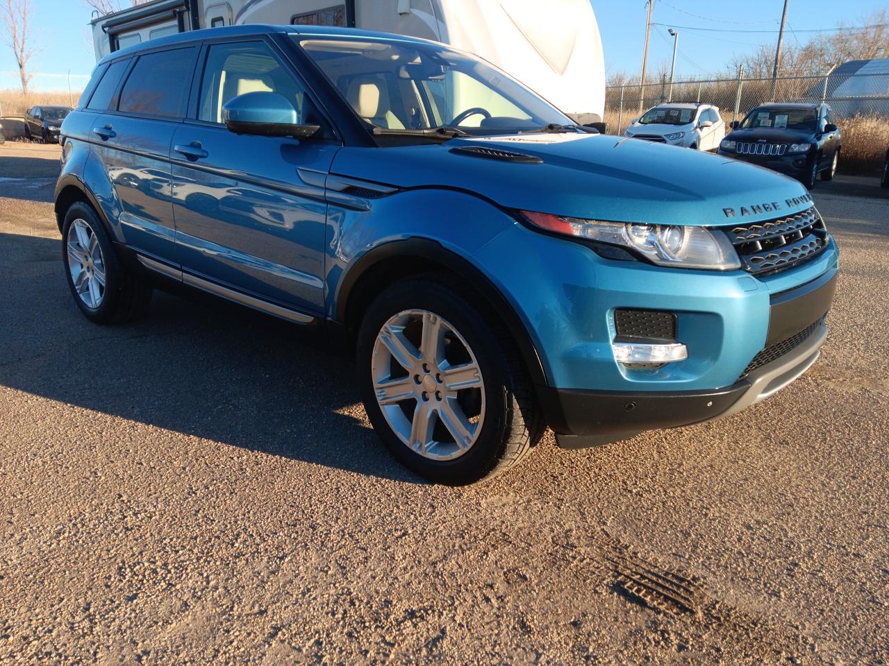 2014 Land Rover Range Rover Evoque AWD, Leather, Pano Roof, NAV, BU Cam, Htd Steering